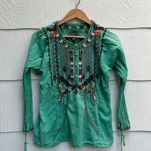 Johnny Was Biya Green Embroidered Cotton Blouse - Size XS